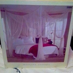 MOMBASA Sheer Lifestyle Majesty Canopy